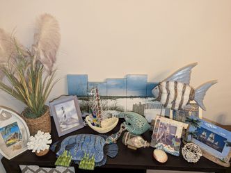 Lot of (16) Nautical Home Decor Items