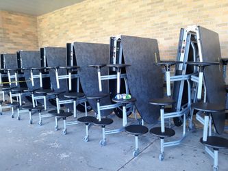 Oval Cafeteria Fold Up Tables 