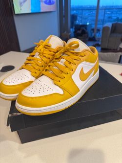 Men’s Jordan 1 Gold and White Sneaker Size 11 Yellow