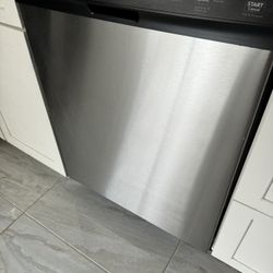 Working Stainless Steel Dishwasher