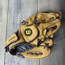 Wilson EZ Catch A0425 ZS105 Youth Baseball Glove 10 1/2'' Leather RHT