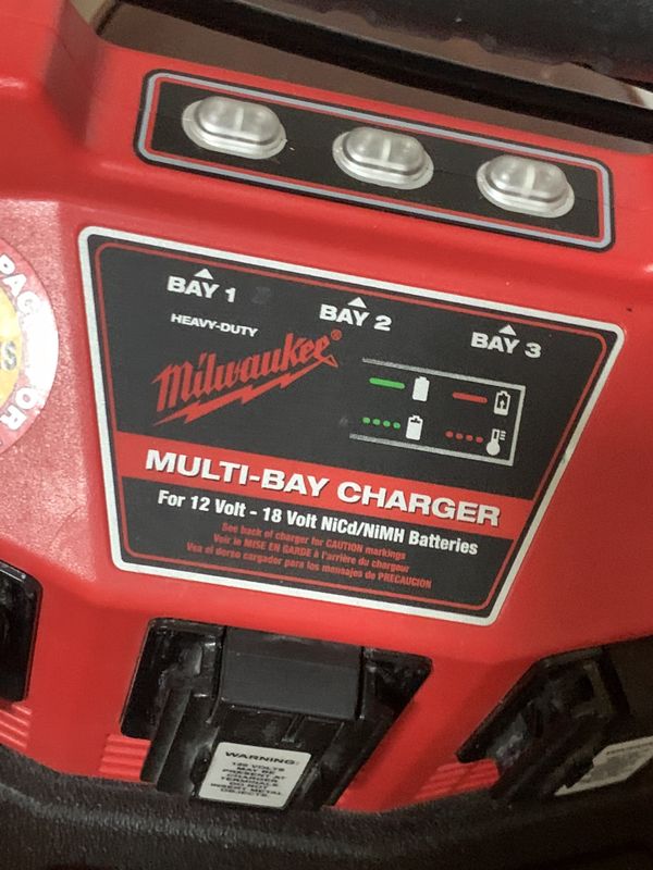 Milwaukee Charger 18V for Sale in Milwaukee, WI - OfferUp
