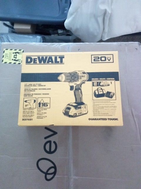 DeWalt 20v Max 1/2 Drill