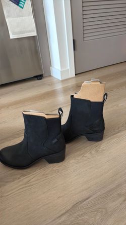 Teva black leather boots