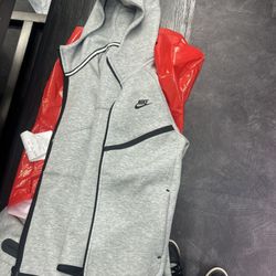 Nike Tech Set