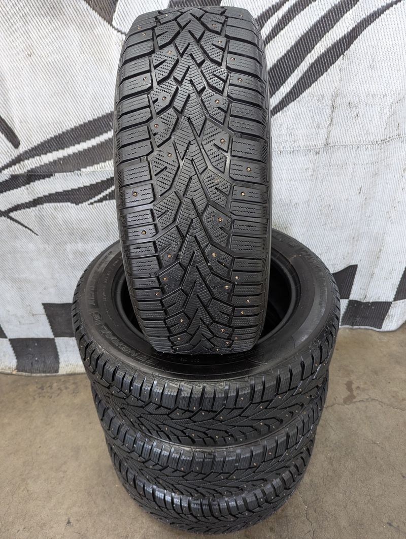 225/60r18 "Near Brand New" General Altimax Artic 12 studded winter snow tires