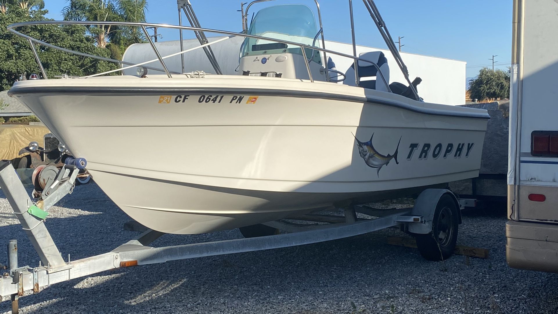 2000 Trophy Center Console Boat 