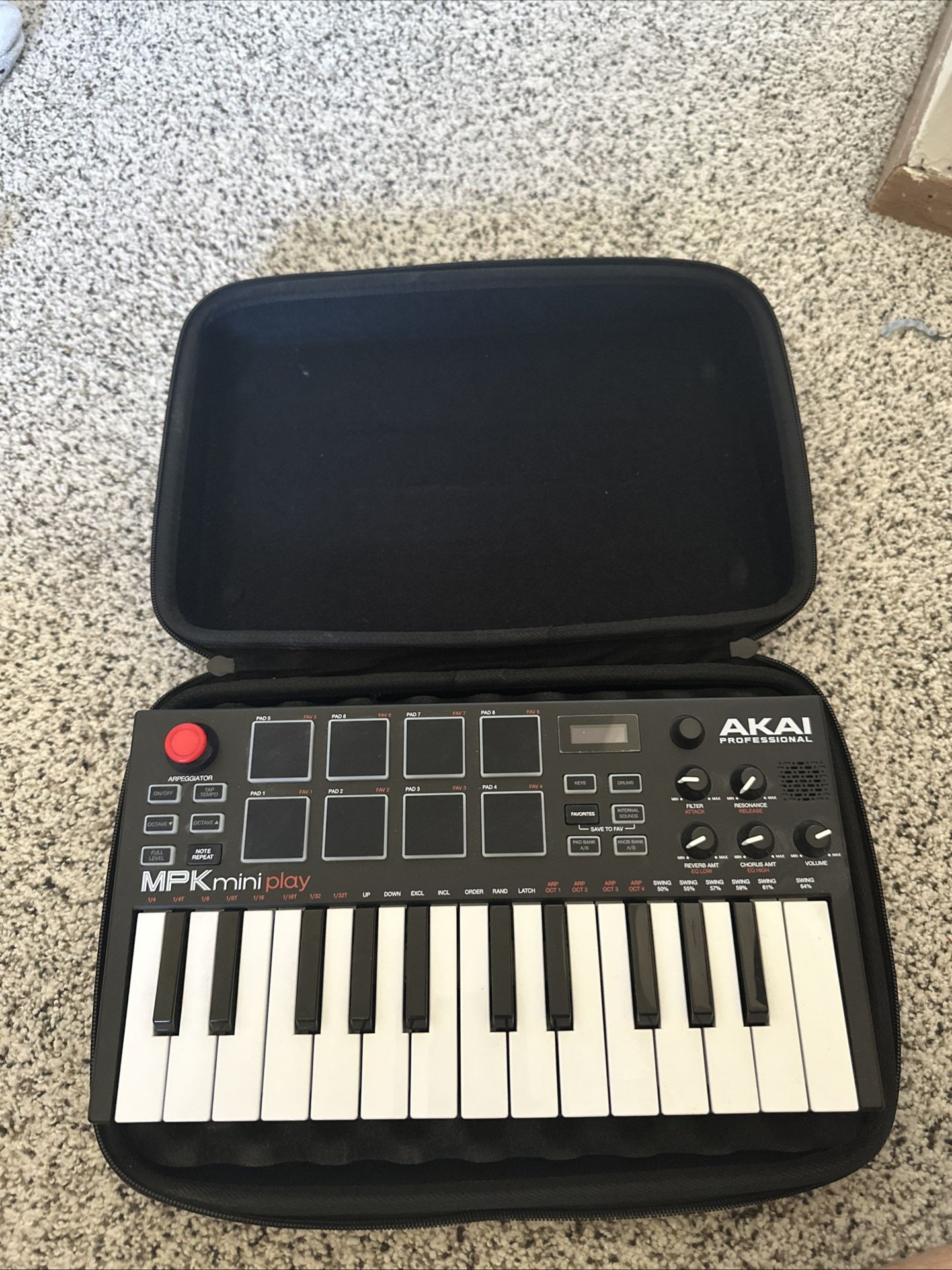 Akai MPK Mini MK3 25 Key Electronic Keyboard - WITH Carrying Case