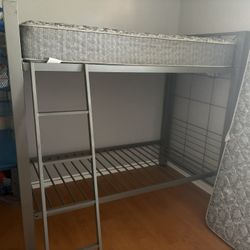 Bunkbed Twin Over Twin 