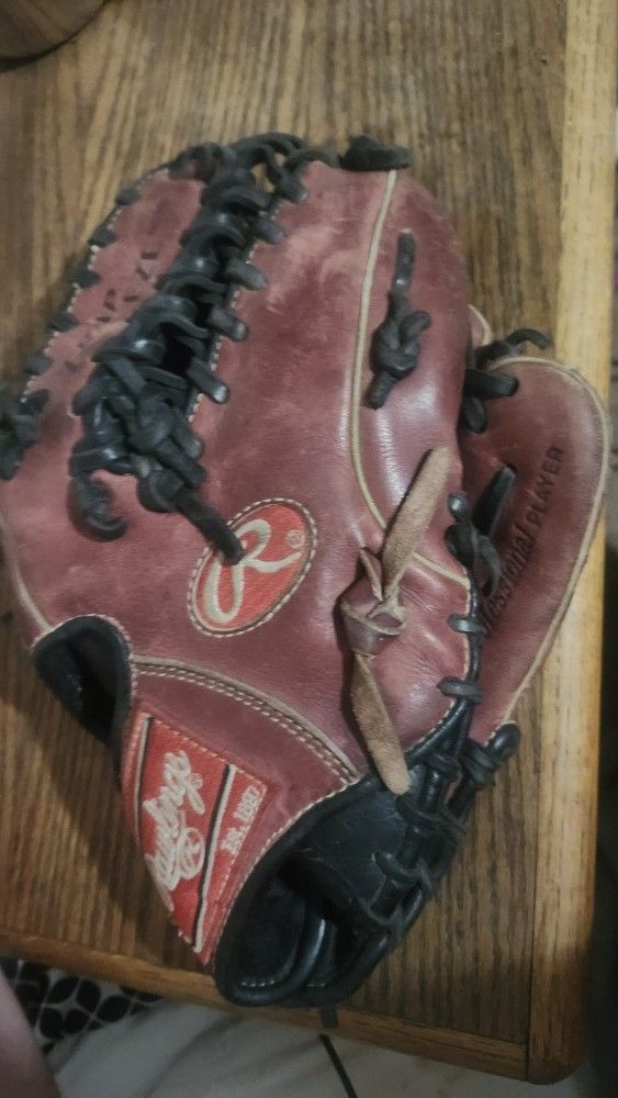 Rawlings Baseball Glove