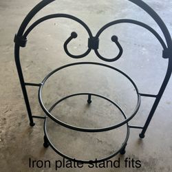 Black Iron Fishes Stand In perfect Condition Fits 8+ Fishes 