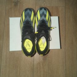 Soccer cleats