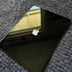 iPad 12.9 Inch 4 Gen 128gb Perfect Condition 