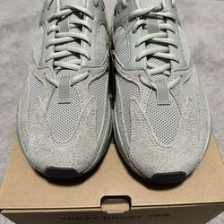 Adidas Yeezy 700 Salt Sz 7 New