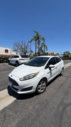 🚗 2015 Ford Fiesta SE – New Transmission w/Warranty – Excellent Condition – $4,300 OBO