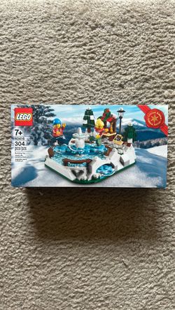 LEGO Ice Skating Rink Set 40416 Limited Edition