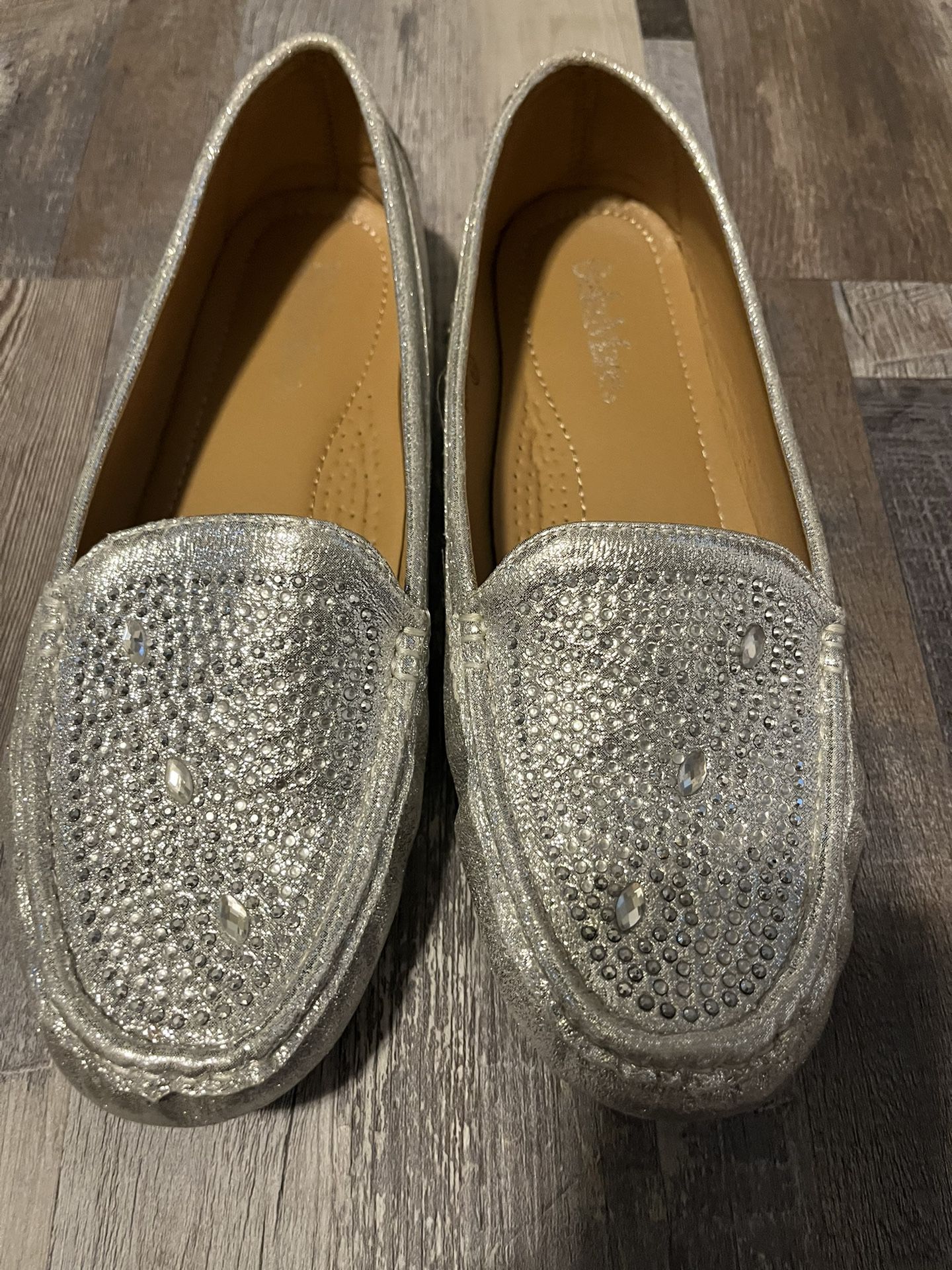 Woman’s Silver Loafers Size 8.5 /15.00 for pick Up