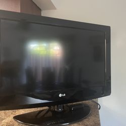 32 Inch LG TV 