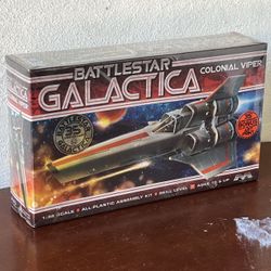 2013 Moebius Models 35th Anniversary BattleStar Galactica Colonial Viper 1:32 Scale Model - Bonus Ralph McQuarre Art Print  Part Number 940
