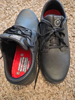 Skechers Mens Work Shoes relaxed  Size 7.5 -77513 W/BLK
