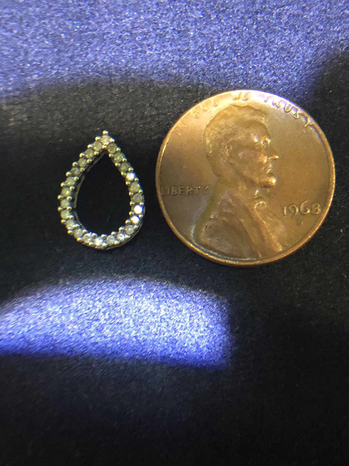 JB Diamonds 14k white gold teardrop pendant w/ Diamonds!!