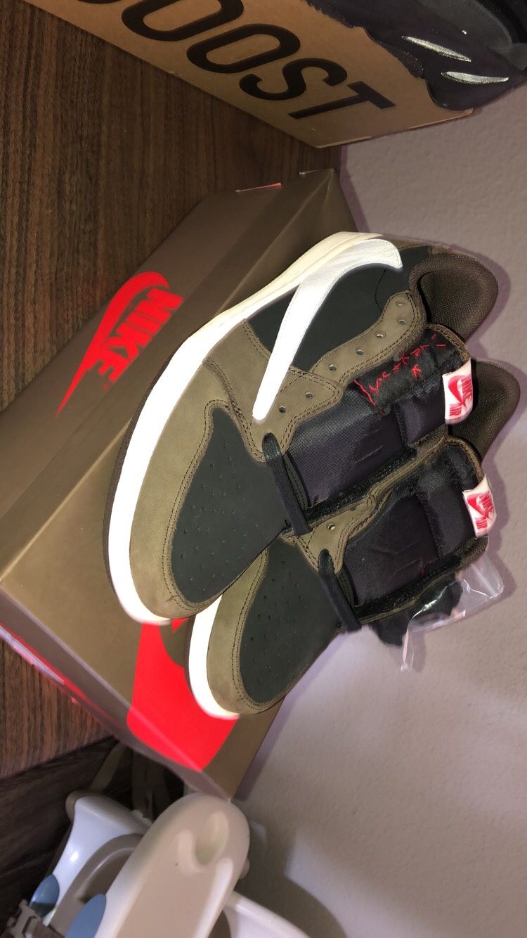 Travis Scott Jordan 1 lows