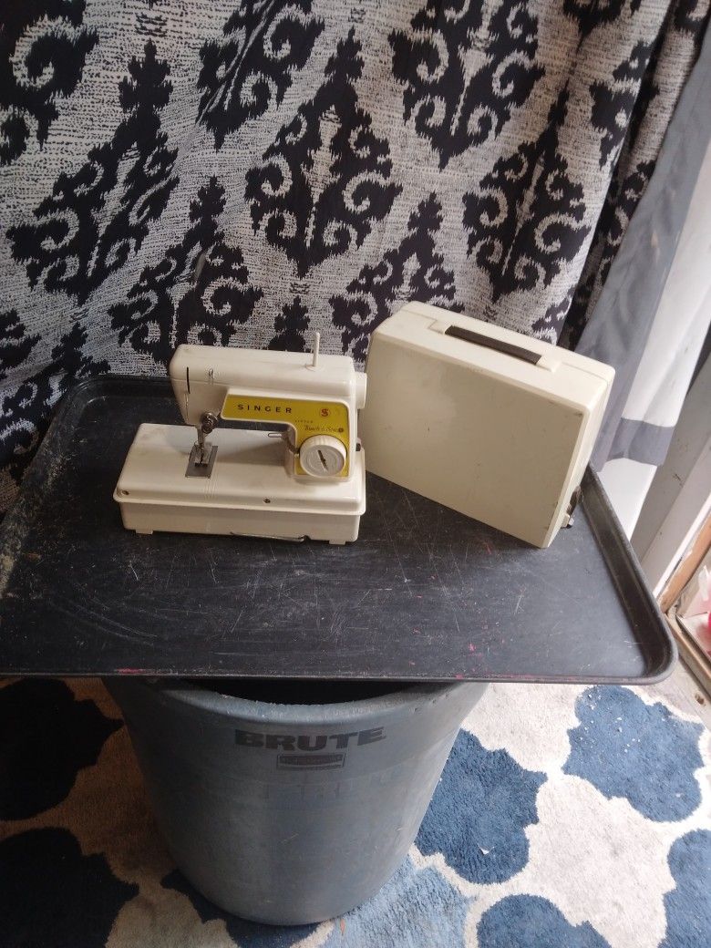 Singer Little Touch And Sew