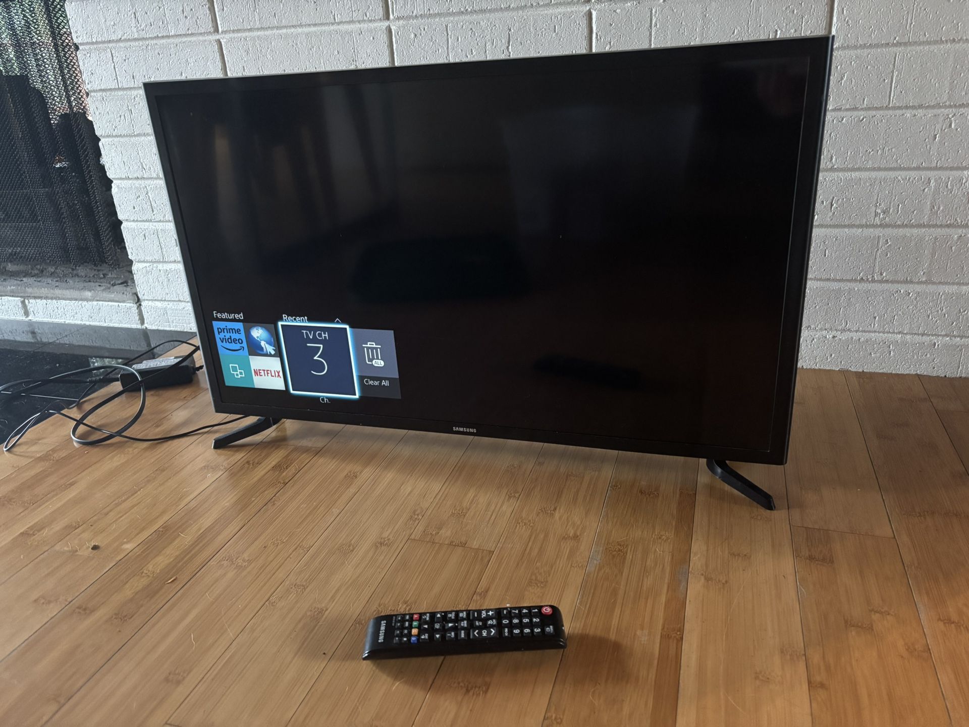 32” Samsung Smart TV