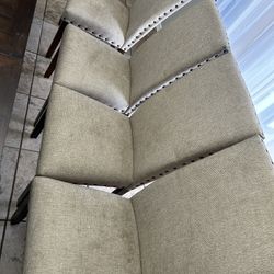 Dinning Table And Chairs 