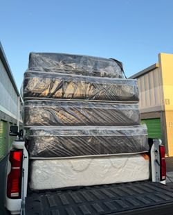 Queen Size Mattress and Box Spring New!