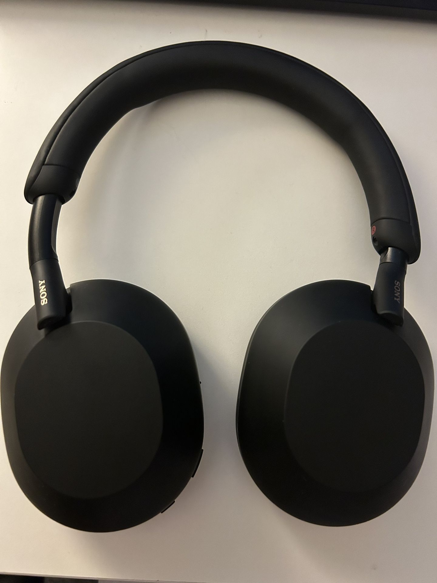 sony xm5 headphones
