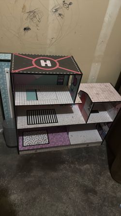 L.O.L dollhouse