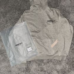 Essential Hoodie Size M In Gray 