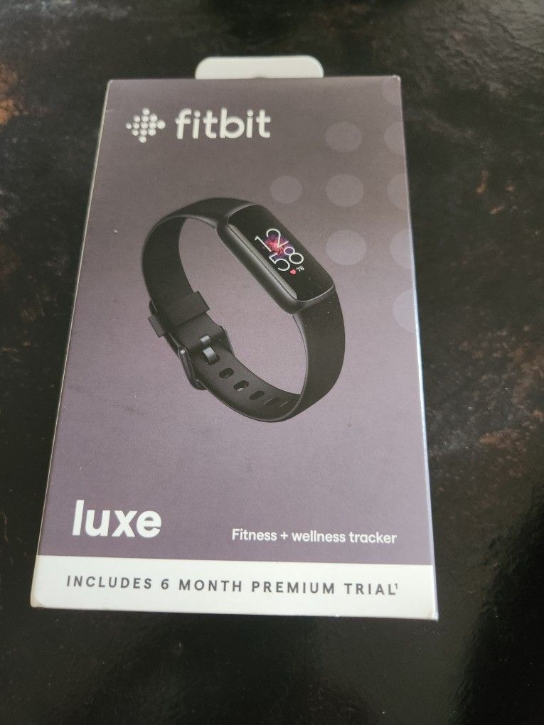 BRAND NEW FITBIT LUXE IN BLACK/GRAPHITE/STAINLESS STEEL