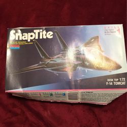 Vintage 1991 Snaptite F-14 Tomcat Desk Top 1:72