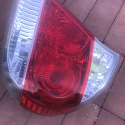2005-2006 TOYOTA CAMRY RIGHT TAIL LIGHT
