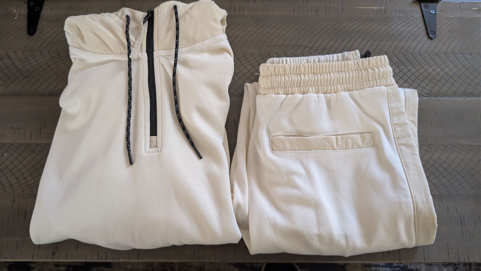 Footlocker Hoodie/Pants Size Medium