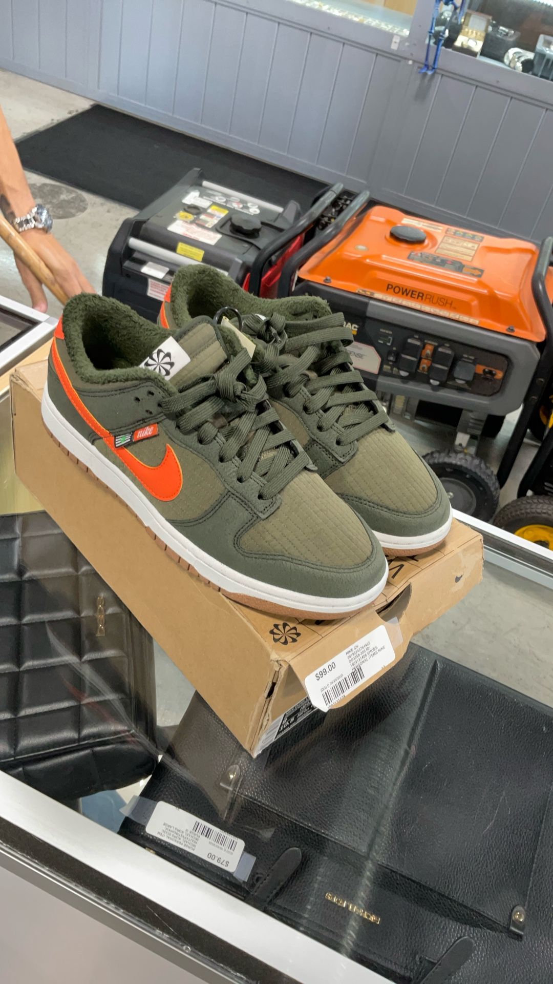 Nike Sneakers 