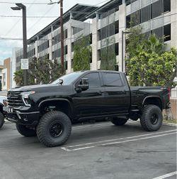 Kings Shocks and toyo mt tires available for chevy 📩
