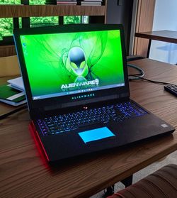 Alienware 17 R4 Gaming Laptop,Intel i7,4k LED,1.84 TB SSD,24GB,HDMI,USB-C, WiFi,Bluetooth, 2 GPU Cards 8GB,HDMI,Dp,RGB LED,Win 11- Powerful- Excellent