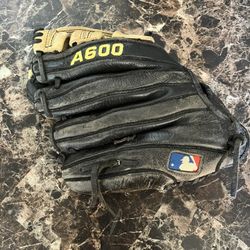 Wilson A600 Baseball Glove 11 Inch Leather