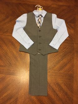NWT boys 4 pcs set size 6 7 8