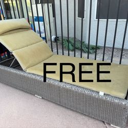 FREE POOL LOUNGERS CHAIRS