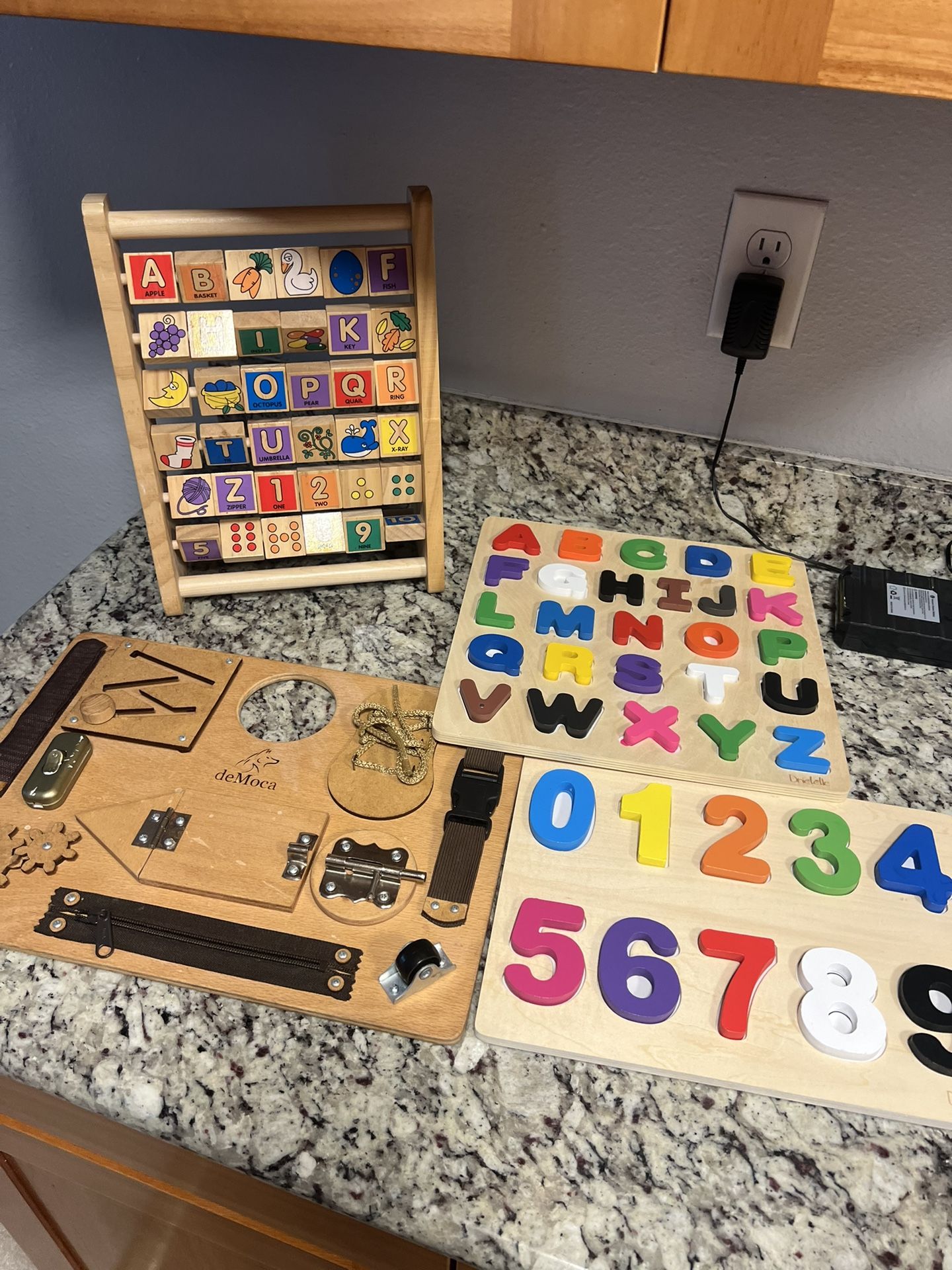 Wood Puzzles And Montessori toys