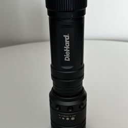 Die Hard Twist Focus Flashlight