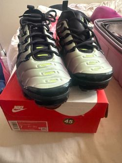 Nike Air VaporMax Plus Sneakers Size 7