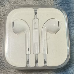 iPod Headphones New Asking For $15