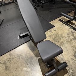 Adjustable Weightlifting Bench