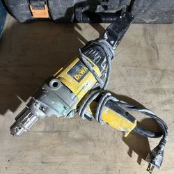 DeWALT 9 Amp Electric Mixing Drill        (DW130V)