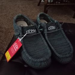 Hey Dudes Size 8